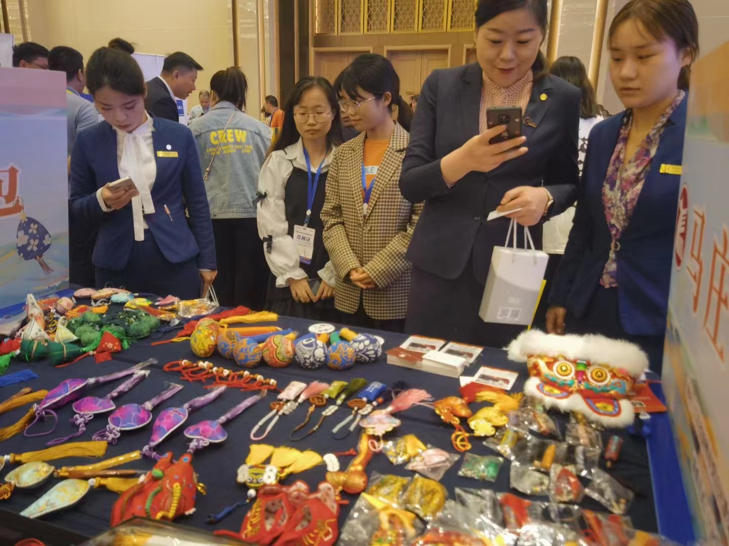 馬庄香包亮相河南省禮品行業資源對接會。受訪者供圖